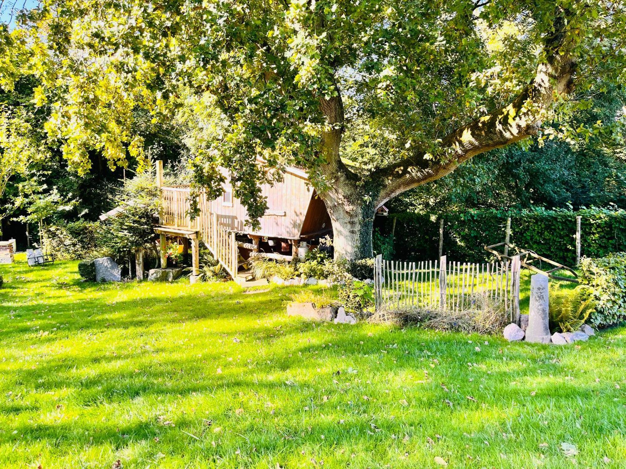 La Cabane Perchee Du Trappeur Écrainville Zewnętrze zdjęcie