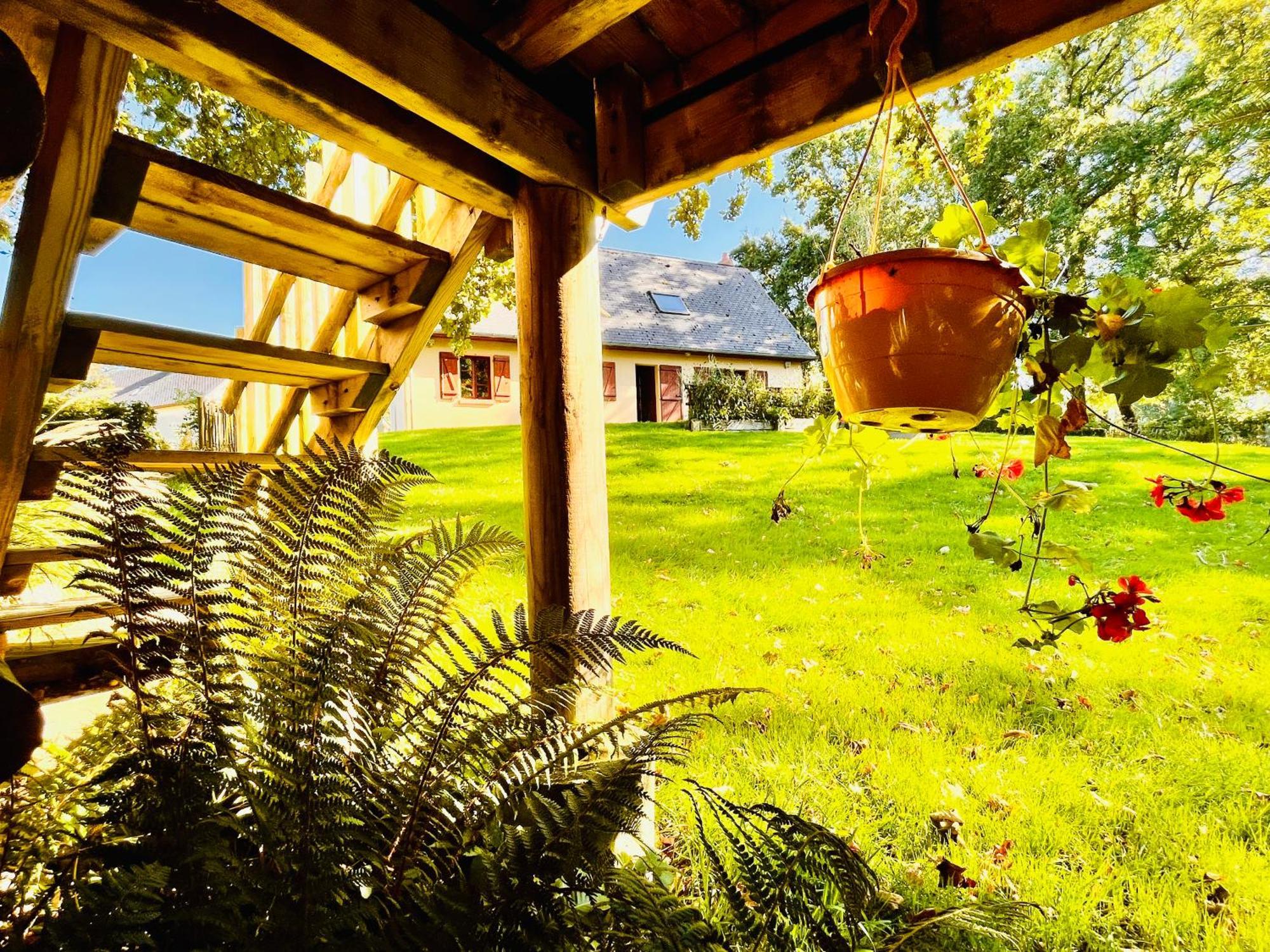 La Cabane Perchee Du Trappeur Écrainville Zewnętrze zdjęcie