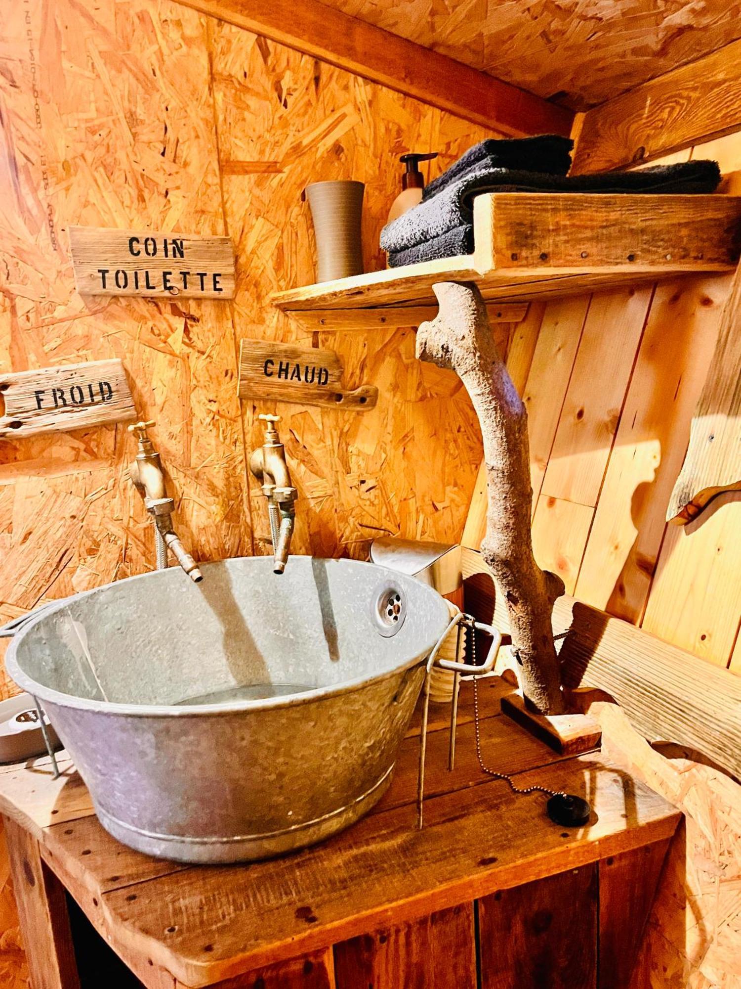 La Cabane Perchee Du Trappeur Écrainville Zewnętrze zdjęcie