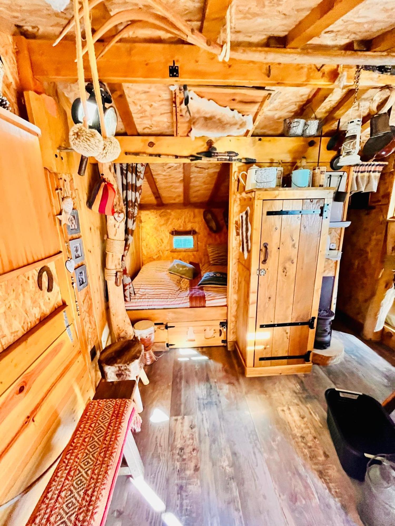 La Cabane Perchee Du Trappeur Écrainville Zewnętrze zdjęcie