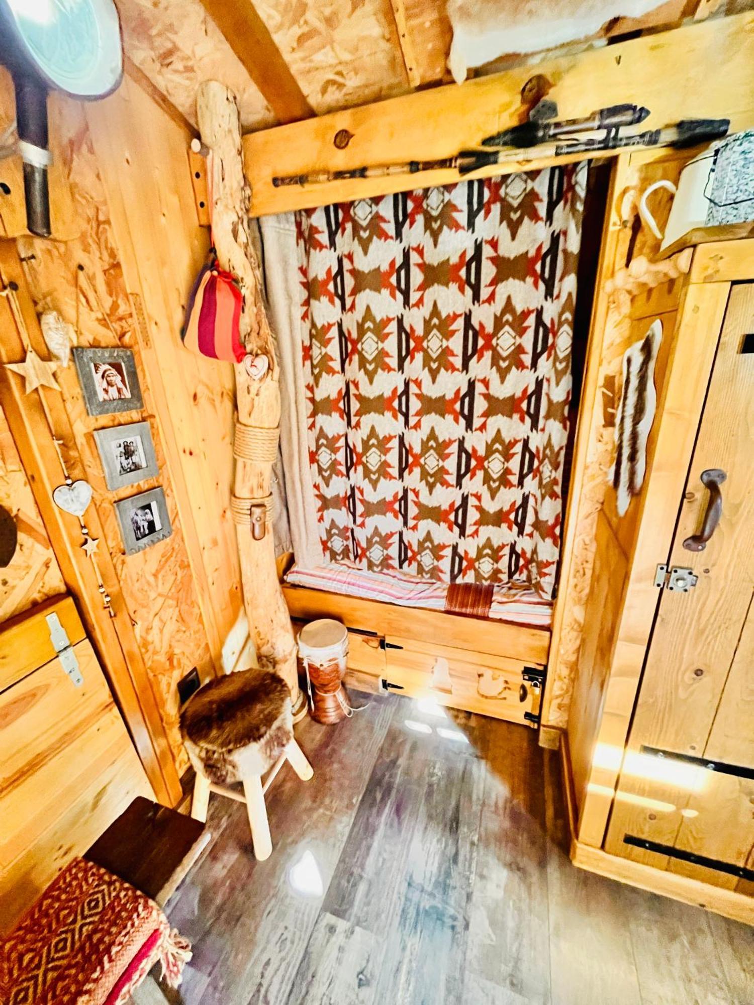 La Cabane Perchee Du Trappeur Écrainville Zewnętrze zdjęcie